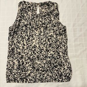 Rose & Olive Black and white sleeveless top women’s  size medium